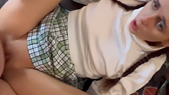 Katty West Memimpin Seks Kelompok Dengan Gadis Remaja Yang Sederhana