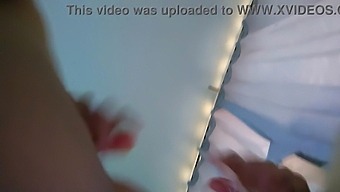 Můj Soused A Já Jsme Měli Vášnivý Sex Poté, Co Nás Jeho Matka Nechala O Samotě