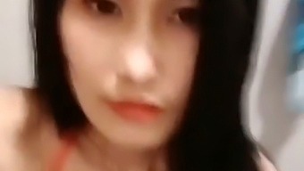 Tocurile Seducătoare Și Jocul Intens Cu Dildo Al Lui Thaitwentybabe